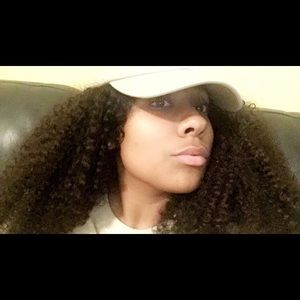 Meet your Posher, Adriana